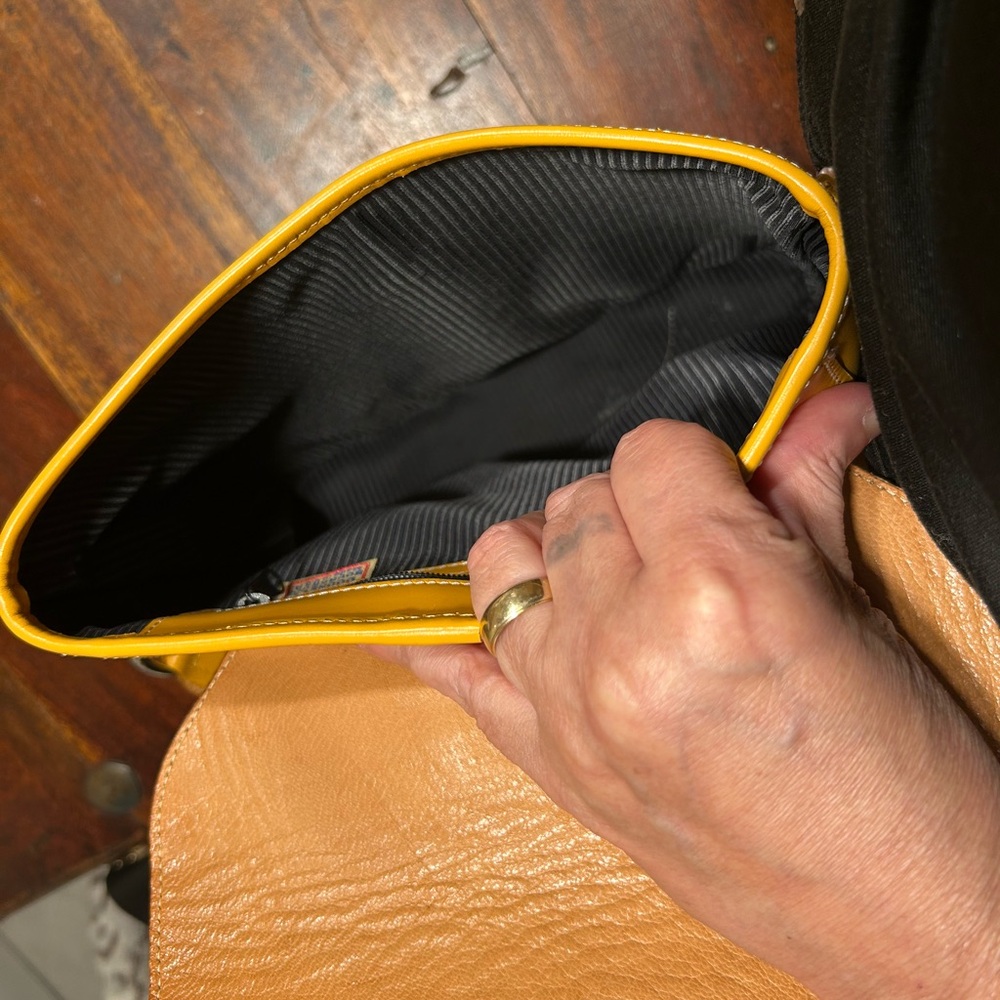 Vintage Dooney & Bourke Parasole Flap Mustard Leather  Bag - Picture 16 of 16